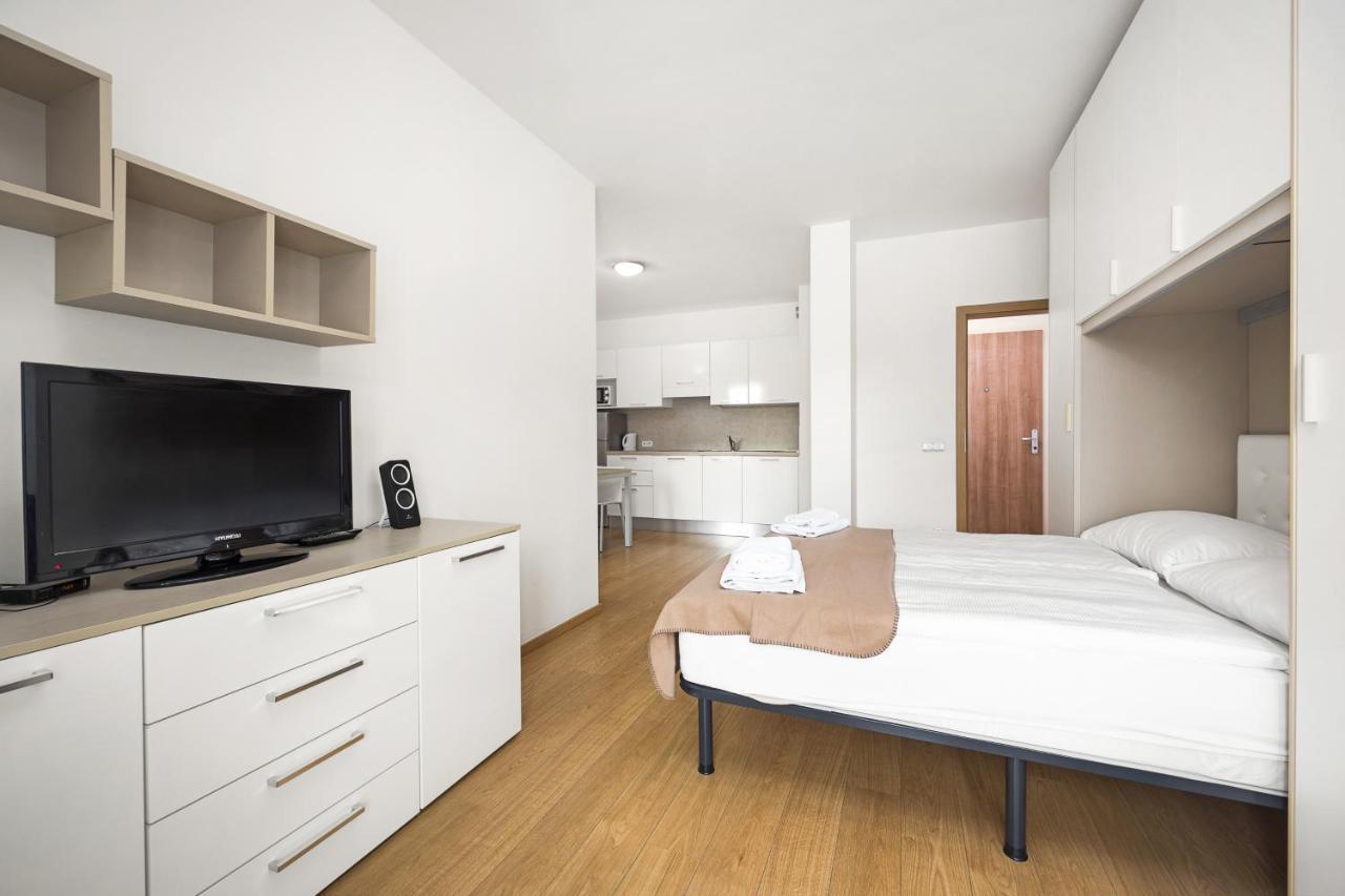 One-Bedroom Apartment (4 people),1382203454:JPEG